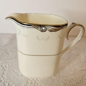Noritake Sunswept Creamer 9781 Bone China Japan 1990s
